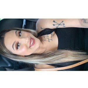 Meet your Posher, Bee